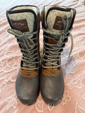 The North Face Brown & Gray Insulated Lace-Up Winter Boots
